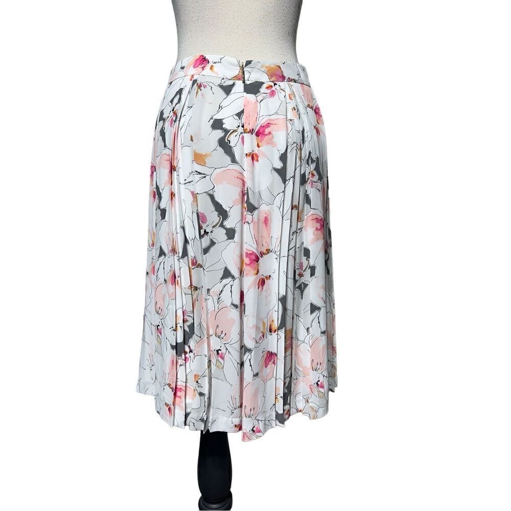 Karl Lagerfeld NWT Floral Pleated Summer Weight Skirt Size 4